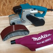 Makita 9920 8.8 Amp 3-Inch by 24-Inch Variable-Speed Belt Sander