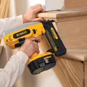 DEWALT DC608K 18-Volt 18-Gauge 2-Inch Brad Nailer Kit DEWALT DC608K 18-Volt 18-Gauge 2-Inch Brad Nailer Kit