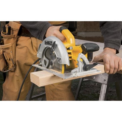 DEWALT DWE575SB 7-1/4-Inch Lightweight Circular Saw with Electric Brake
