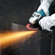 Makita 9557NB 4-1/2-Inch Angle Grinder