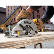 DEWALT DWS535 7 1/4-Inch Worm Drive Circular Saw