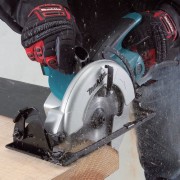 Makita 5477NB 15 Amp 7-1/4-Inch Hypoid Saw