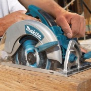 Makita 5007MGA Magnesium 7-1/4-Inch Circular Saw with Electric Brake