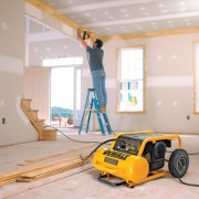 DEWALT D55146 4-1/2-Gallon 200-PSI Hand Carry Compressor with Wheels DEWALT D55146 4-1/2-Gallon 200-PSI Hand Carry Compressor with Wheels