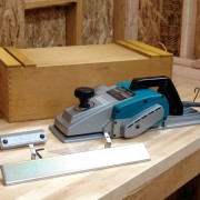 Makita 1806B 10.9 Amp 6-3/4-Inch Planer