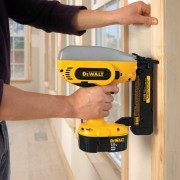 DEWALT DC608K 18-Volt 18-Gauge 2-Inch Brad Nailer Kit DEWALT DC608K 18-Volt 18-Gauge 2-Inch Brad Nailer Kit
